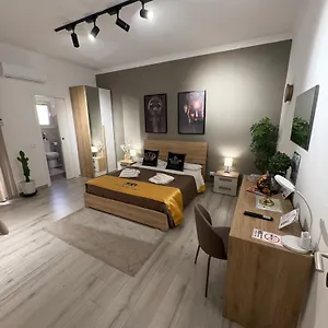 La Via Di Mezzo Appartamento
